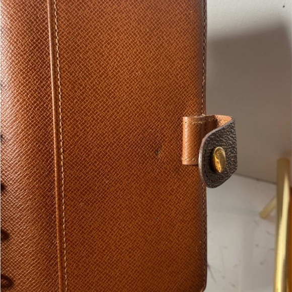 Authentic Louis Vuitton Monogram Agenda Cover - Picture 11 of 12